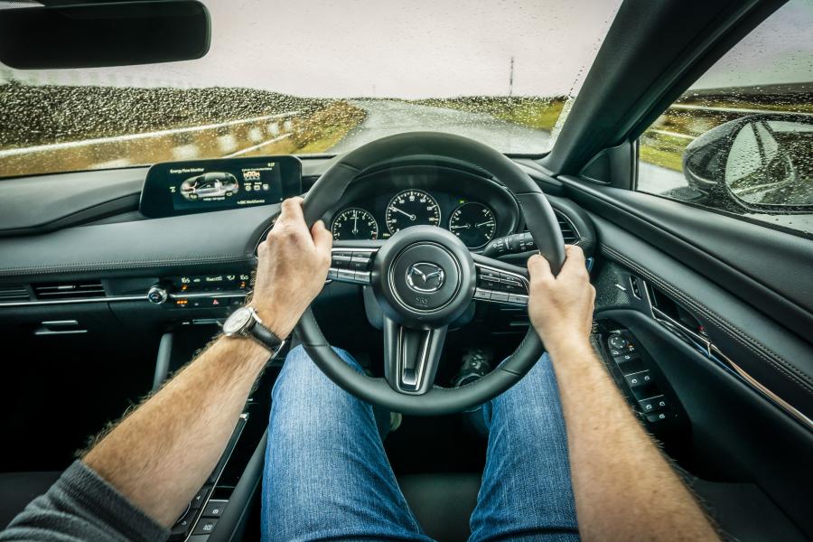 Торпедо Mazda3 Skyactiv-G GT Sport Hatchback 2019 года  (UK) (фото 80 из 83)